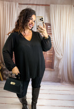 Charger l'image dans la galerie, Blouse plissé noir KAMILA (38 au 48)