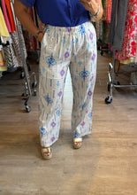 Charger l'image dans la galerie, Pantalon motif bleu LARA (S,M,L)