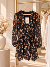 Charger l'image dans la galerie, Robe courte noir fleuri beige NORA (36 au 48)