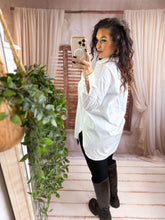 Charger l'image dans la galerie, Chemise uni blanche EVA (36 au petit 44 )