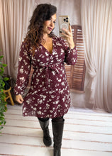 Charger l'image dans la galerie, Robe courte bordeaux fleurie blanche ADRIANNA (36 au 48)