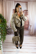 Charger l'image dans la galerie, Veste courte en suédine beige BLAIR (36 au 42)
