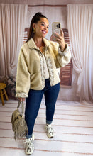 Charger l'image dans la galerie, Veste polaire réversible beige CASSANDRA (36 au 44)