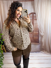 Charger l'image dans la galerie, Chemise léopard chocolat CHARLÈNE (40 au 48)