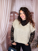 Charger l'image dans la galerie, Pull sans manches col V oversize beige DAPHNÉE (40 au 50)