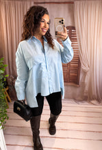 Charger l'image dans la galerie, Chemise oversize bleu EMMA (38 au 48)