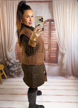 Charger l'image dans la galerie, Gilet sans manche boutons or chocolat BILLIE (34 au 46)