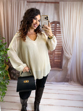 Charger l'image dans la galerie, Blouse plissé beige KAMILA (38 au 48)