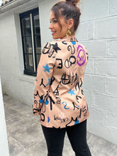 Charger l'image dans la galerie, Blazer beige graffiti  ( s/m/l/xl )