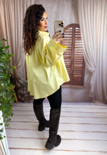 Charger l'image dans la galerie, Chemise oversize jaune LOANE (36 au 48)