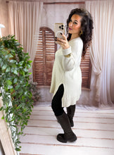 Charger l'image dans la galerie, Pull long fendu beige KATIA (38 au 46)