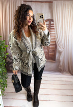 Charger l'image dans la galerie, Gilet motif bandana taupe clair HARZEL (34 au 40)