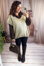 Charger l'image dans la galerie, Pull sans manches col V oversize beige DAPHNÉE (40 au 50)