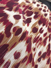 Charger l'image dans la galerie, Blouse motif bordeaux PINAPELLE (42 au 48)