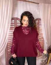 Charger l'image dans la galerie, Pull sans manches col V oversize bordeaux DAPHNÉE (40 au 50)