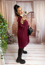 Charger l'image dans la galerie, Robe plissée coupe droite bordeaux JUSTINE (40 au 48)