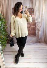 Charger l'image dans la galerie, Blouse plissé beige KAMILA (38 au 48)
