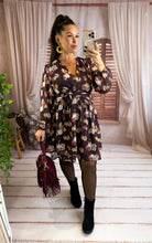 Charger l'image dans la galerie, Robe courte prune  motif fleuri NORA (36 au 48)
