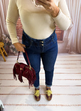 Charger l'image dans la galerie, Jeans mom fit bleu CÉLIA (36 au 44)
