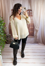 Charger l'image dans la galerie, Blouse plissé beige KAMILA (38 au 48)
