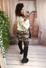 Charger l'image dans la galerie, Jupe courte plissée fleurie chocolat/kaki AUDREY (34 au 42)