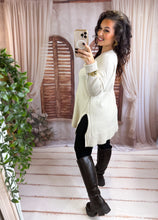 Charger l'image dans la galerie, Pull long fendu beige KATIA (38 au 46)