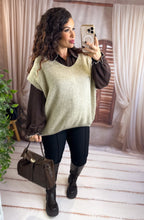 Charger l'image dans la galerie, Pull sans manches col V oversize beige DAPHNÉE (40 au 50)