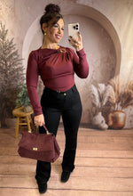 Charger l'image dans la galerie, Body drapé à manches longues avec boucle  ornementale bordeaux SIRINE (34 au 38)