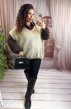 Charger l'image dans la galerie, Pull sans manches col V oversize beige DAPHNÉE (40 au 50)