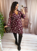 Charger l'image dans la galerie, Robe courte bordeaux fleurie blanche ADRIANNA (36 au 48)