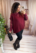 Charger l'image dans la galerie, Pull sans manches col V oversize bordeaux DAPHNÉE (40 au 50)