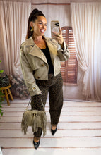 Charger l'image dans la galerie, Veste courte en suédine beige BLAIR (36 au 42)