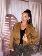 Charger l'image dans la galerie, Veste courte en suédine camel BLAIR (36 au 42)