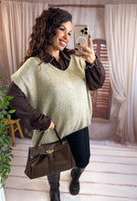 Charger l'image dans la galerie, Pull sans manches col V oversize beige DAPHNÉE (40 au 50)