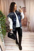 Charger l'image dans la galerie, Gilet sans manche motif bandana bleu marine SORI (36 au 46 )