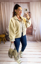Charger l'image dans la galerie, Veste polaire réversible beige CASSANDRA (36 au 44)
