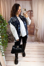 Charger l'image dans la galerie, Gilet sans manche motif bandana bleu marine SORI (36 au 46 )