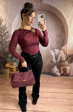 Charger l'image dans la galerie, Body drapé à manches longues avec boucle  ornementale bordeaux SIRINE (34 au 38)