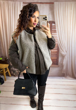 Charger l'image dans la galerie, Veste sans manche taupe YOU (40 au 48)