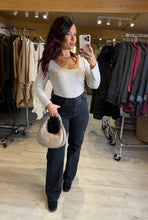Charger l'image dans la galerie, Top à manches longues beige FIONA (36 au 50 )